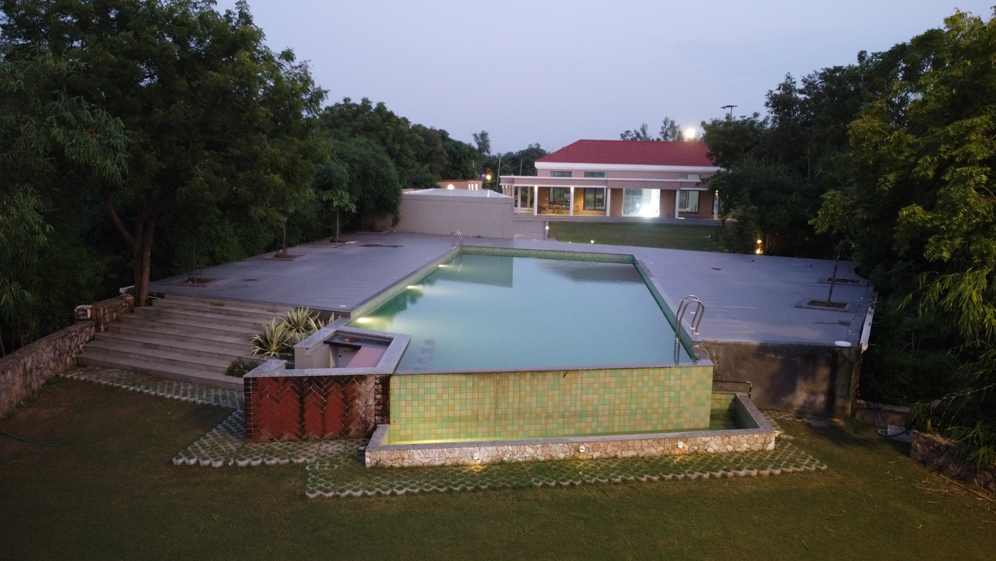 SilverOak Club Infinity venue pool at twilight