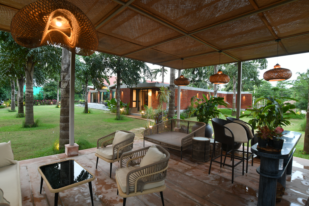 Silver Oak Estates covered lounge seating